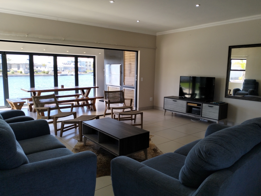 To Let 3 Bedroom Property for Rent in Marina Martinique Eastern Cape